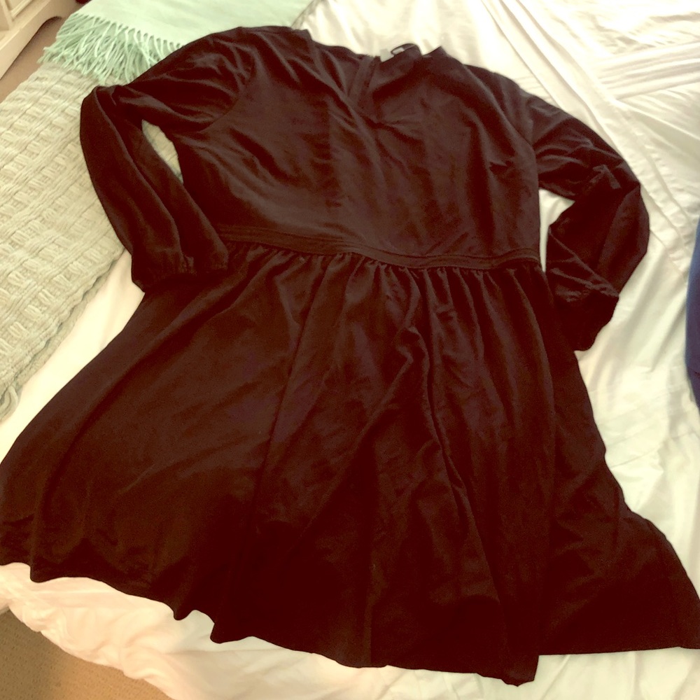 V neck brand new dress